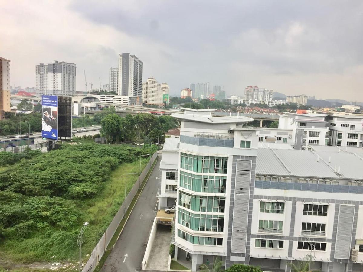 Cozy Kelana Jaya Semi-D Apt Near Mall, College & Hospital Petaling Jaya Eksteriør billede