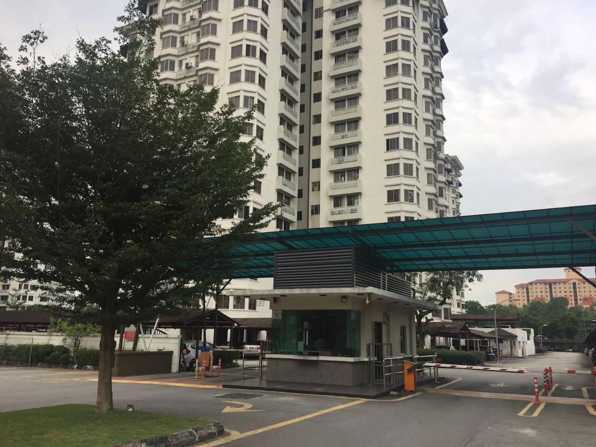 Cozy Kelana Jaya Semi-D Apt Near Mall, College & Hospital Petaling Jaya Eksteriør billede
