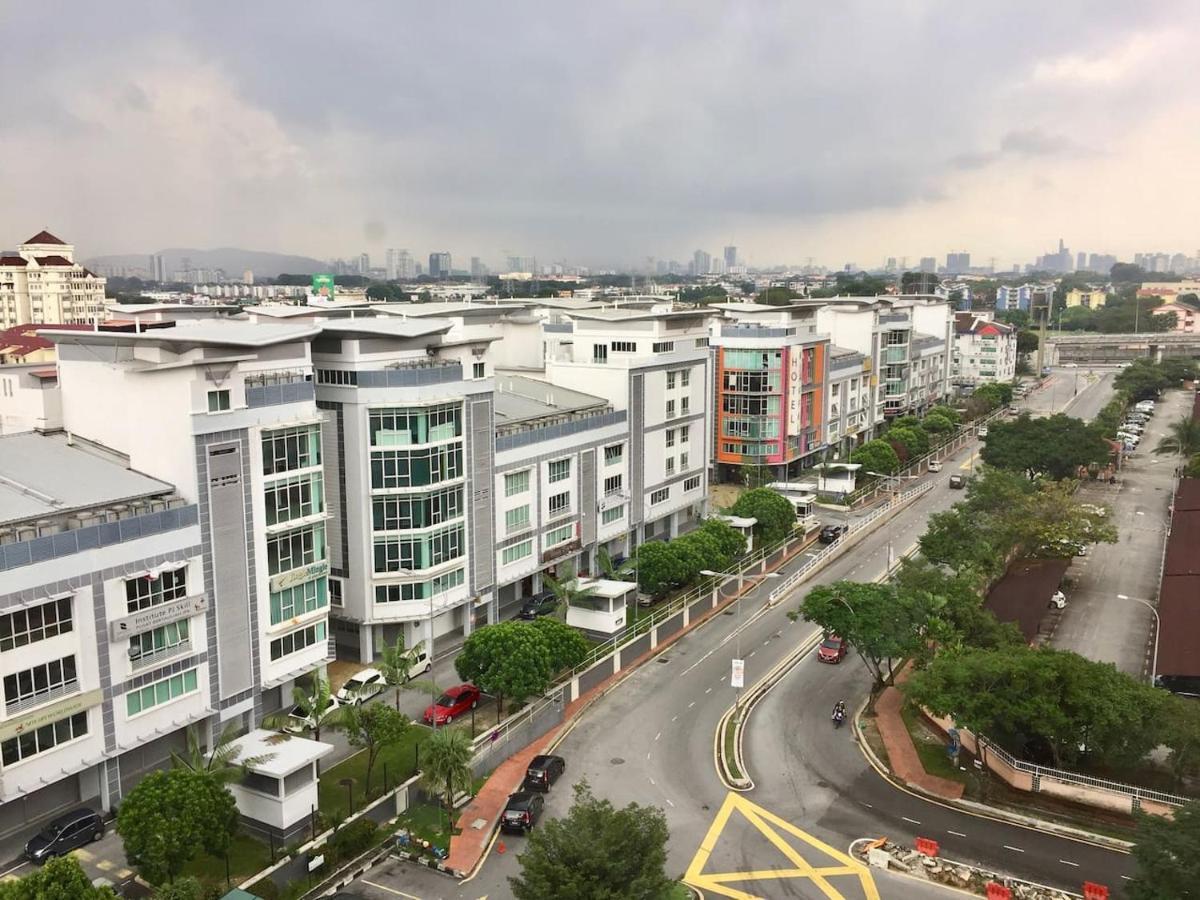 Cozy Kelana Jaya Semi-D Apt Near Mall, College & Hospital Petaling Jaya Eksteriør billede